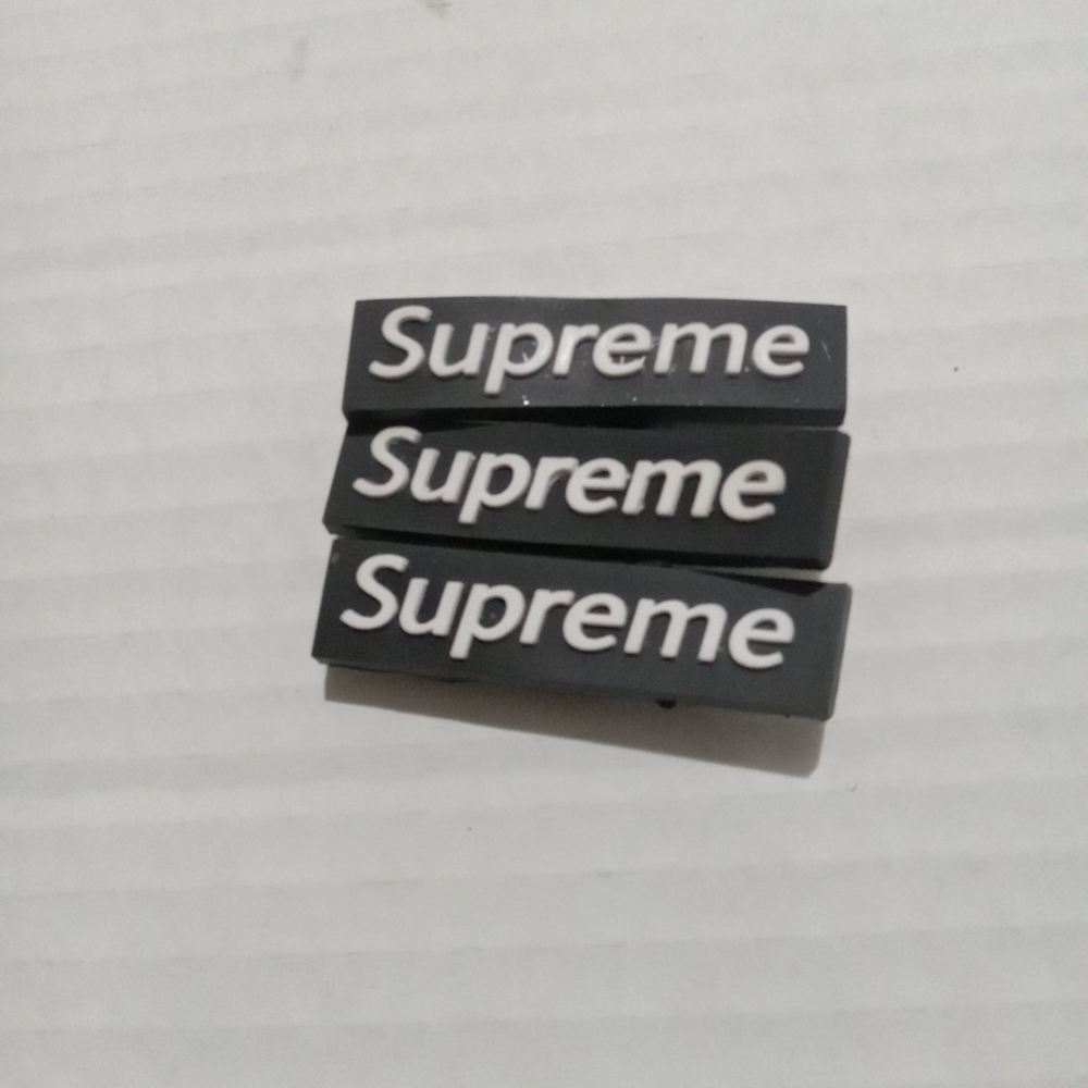 Supreme Black and White Logo shoes charns 3pc